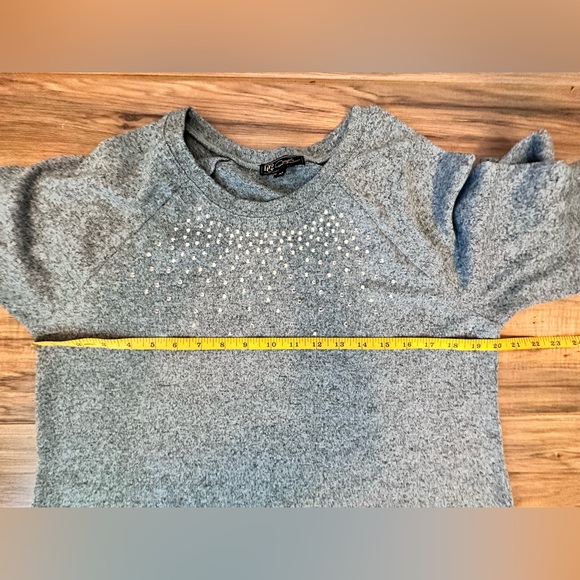 NWOT DG2 Diane Gilman Embellished Stretch brushed Women’s Sweater Size M - Picture 7 of 9